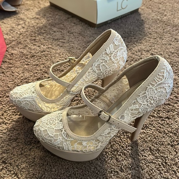 heels - Picture 7 of 10